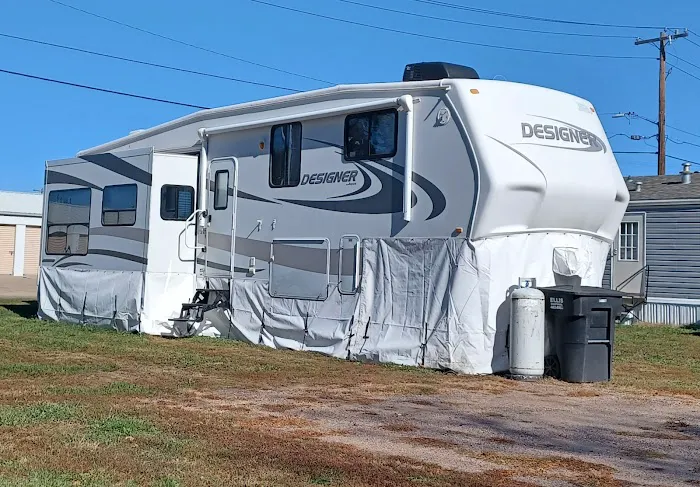 Smitty's RV Park Picture 5