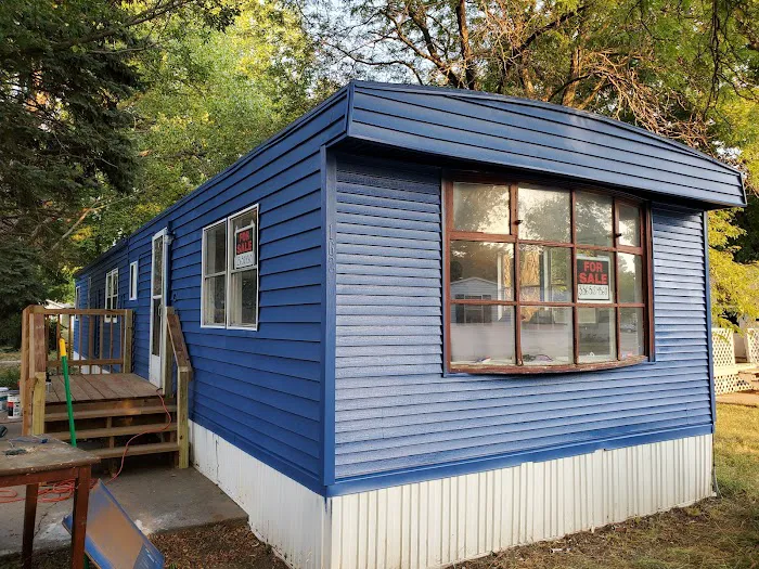 Kingswood Mobile Home Park Picture 10