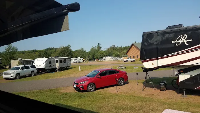 Country Village RV Park Picture 3