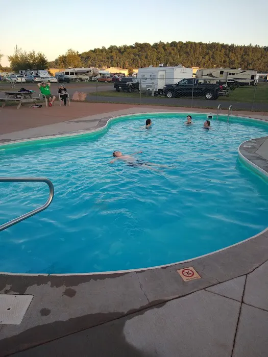 Country Village RV Park Picture 8