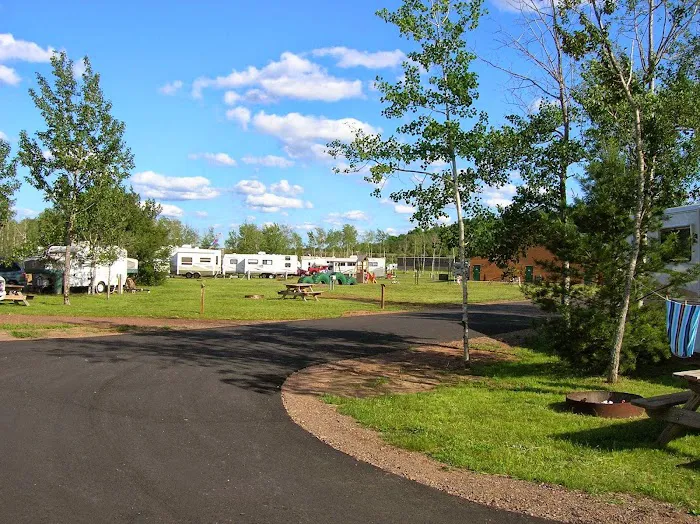 Country Village RV Park Picture 10