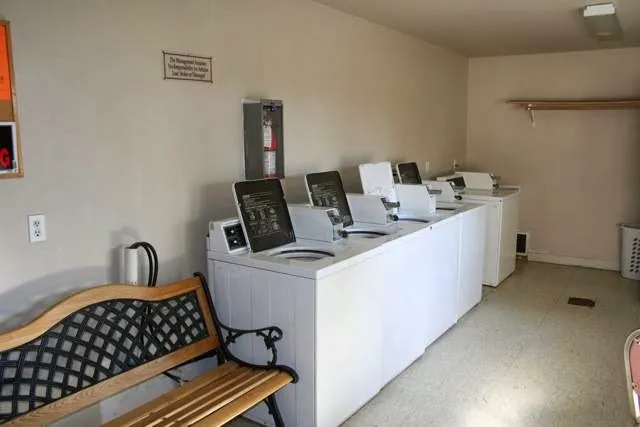 Rolling Hills Mobile Terrace & RV Park Picture 7