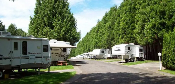 Rolling Hills Mobile Terrace & RV Park Picture 9