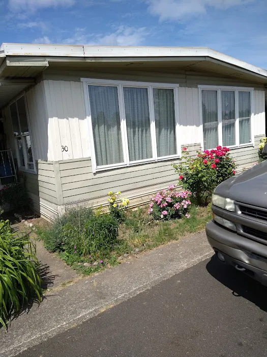 Poplar Mobile Manor Picture 4