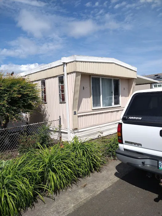 Poplar Mobile Manor Picture 10