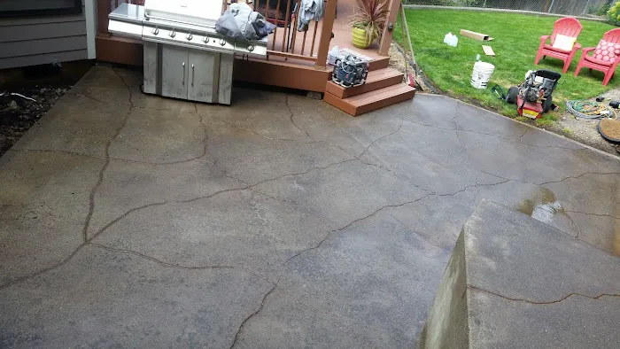 Wood Village Green Picture 5