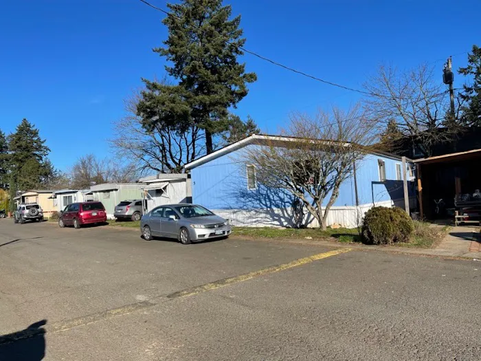 Portland Mobile Home Park Picture 1