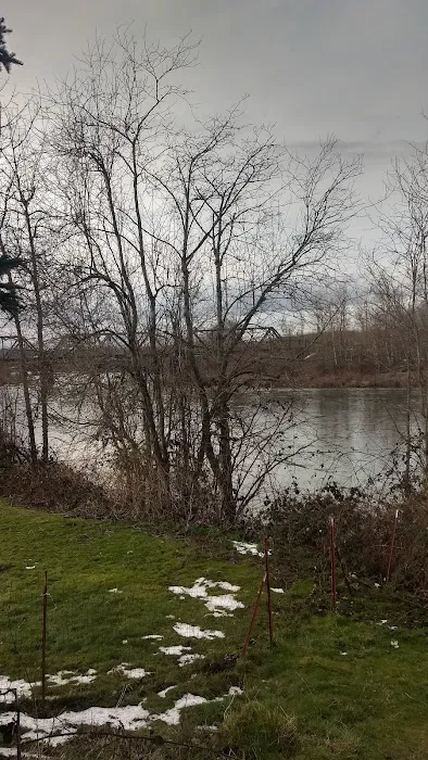 Sandy Riverfront Rv Resort Picture 7