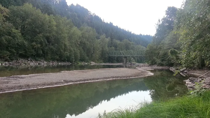 Sandy Riverfront Rv Resort Picture 9