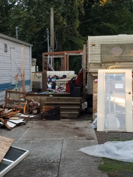 Brass Lamp Trailer Park Picture 1