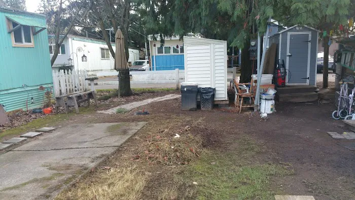Cedar Shade Mobile Home Park Picture 7