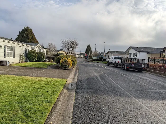 Cascade Park Village Picture 10