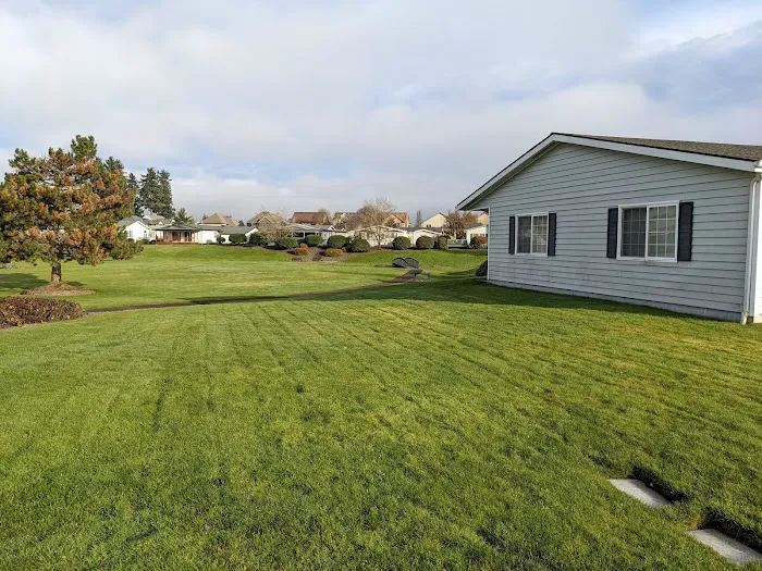 Cascade Park Village Picture 9