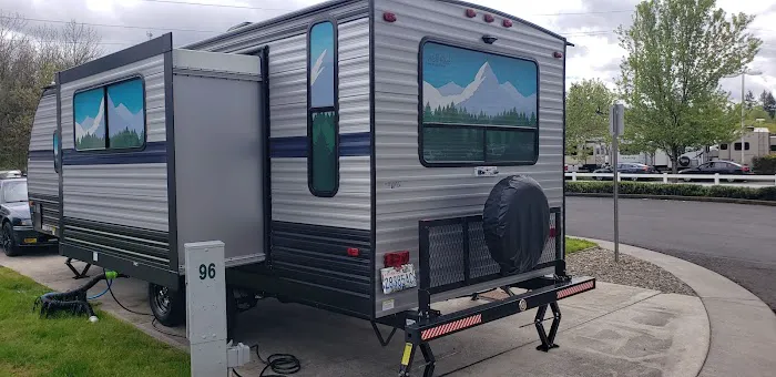 Vancouver Mall RV Park Picture 2