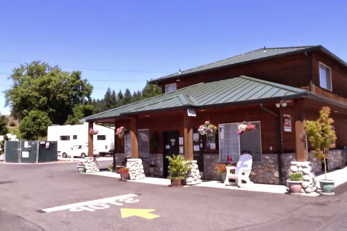 Vancouver Mall RV Park Picture 6