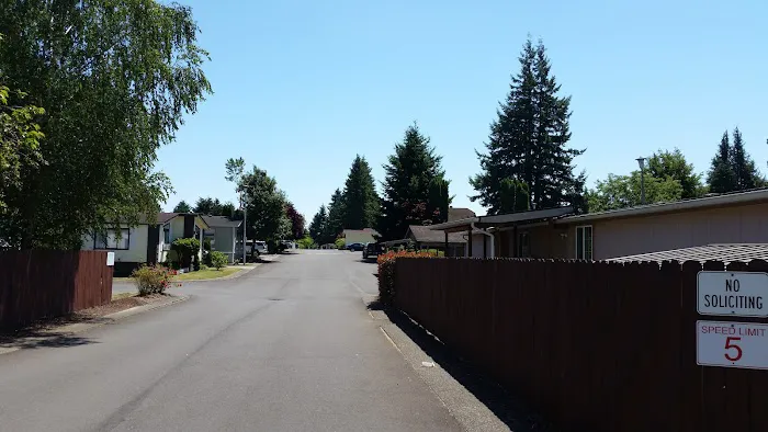 Country Meadows Mobile Home Park Picture 4