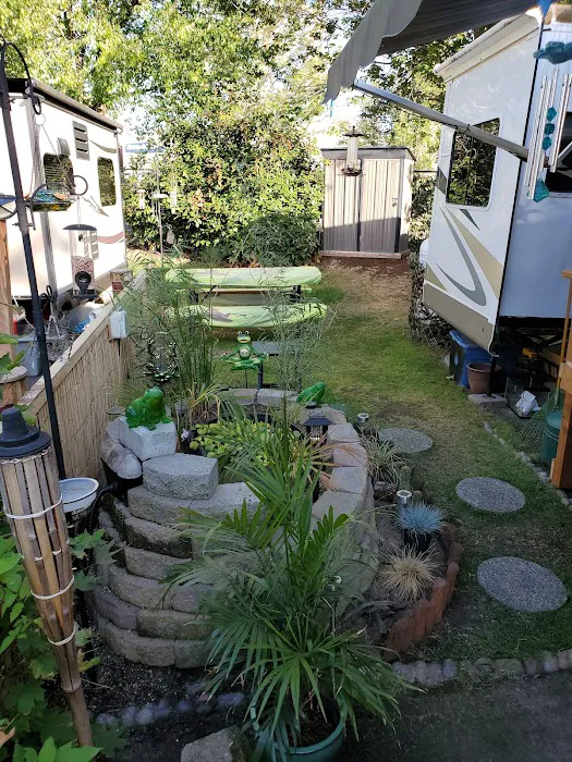 Jantzen Beach RV Park Picture 3