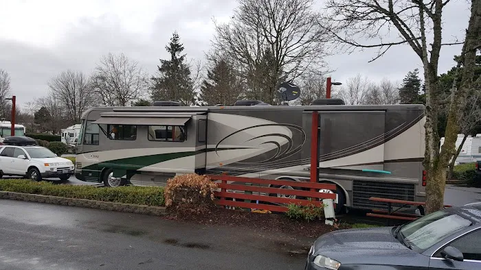 Jantzen Beach RV Park Picture 7