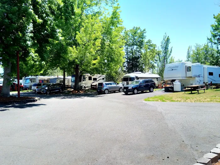 Jantzen Beach RV Park Picture 10