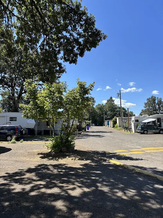 Smith's Mobile Estates - Mobile Home & RV Park in Milwaukie, OR Picture 1