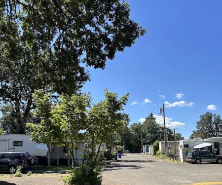 Smith's Mobile Estates - Mobile Home & RV Park in Milwaukie, OR