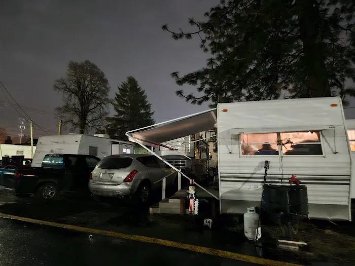 Milwaukie MH & RV Park Picture 1