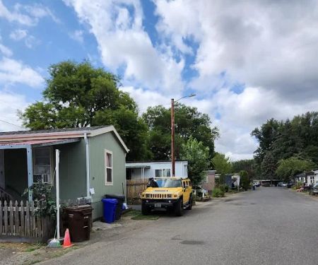 Gladstone Mobile Estates