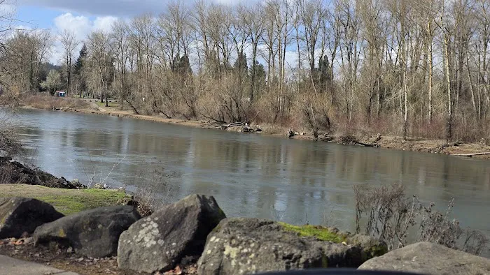 Clackamette RV Park Picture 2