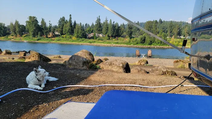 Clackamette RV Park Picture 4