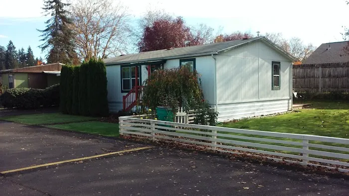 Colony Mobile Home Park Picture 4