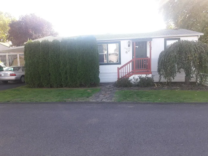 Colony Mobile Home Park Picture 7