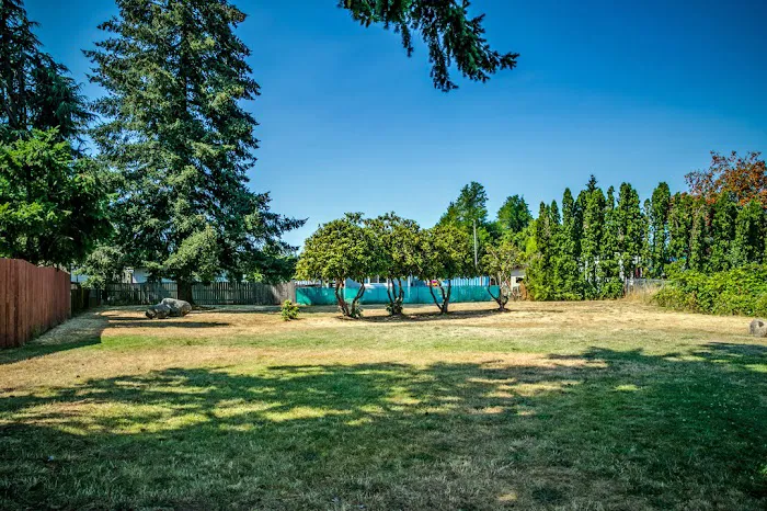 Clairmont Mobile Home Park Picture 9