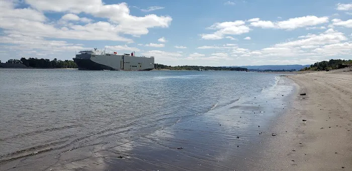 Reeder Beach RV Park & Country Store Picture 6