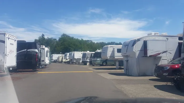 Riverside RV Park Picture 6