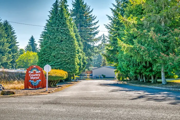 Country Manor Mobile Village Picture 7