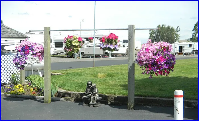 Columbia Riverfront RV Park Picture 9
