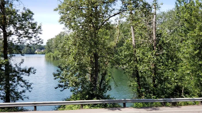 Oaks Mobile & RV Park Picture 8