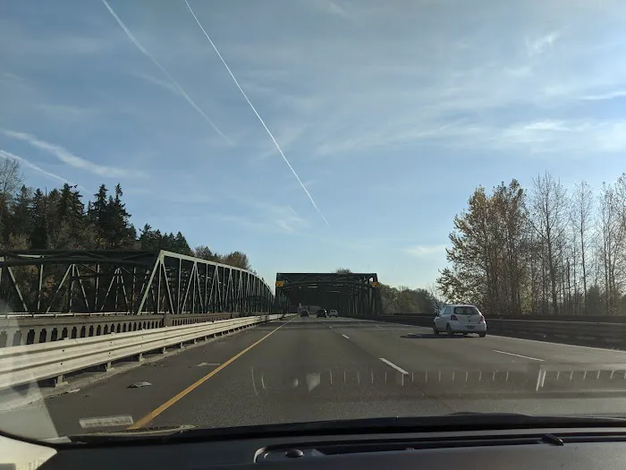 Oaks Mobile & RV Park Picture 9