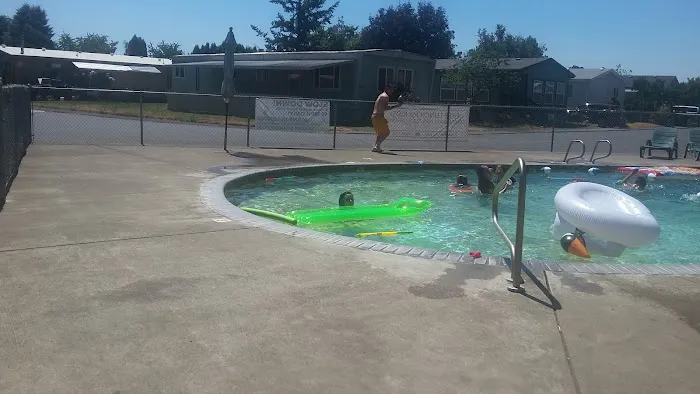 Chateau Village Picture 3