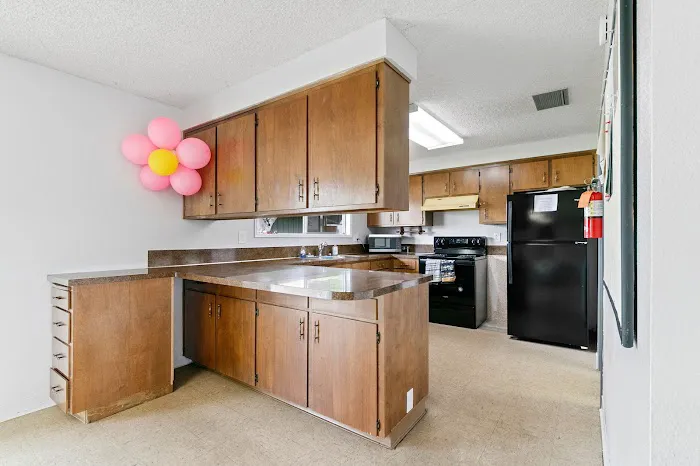 Woodburn Senior Estates Mobile Home Community Picture 8