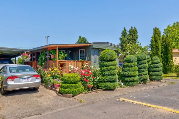 Shalimar Estates Picture 7