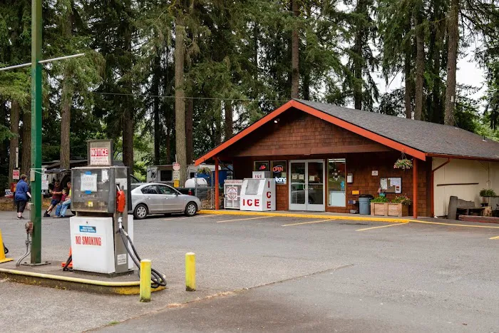 Lewis River RV Park and Country Store Picture 1