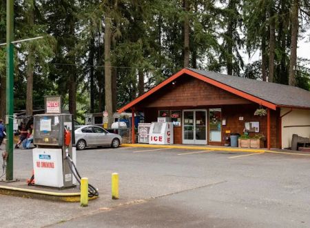Lewis River RV Park and Country Store