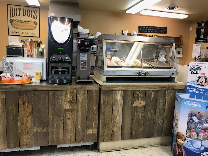 Lewis River RV Park and Country Store Picture 8