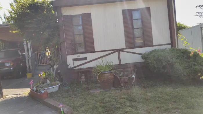 Azalea Gardens Mobile Manor Picture 4