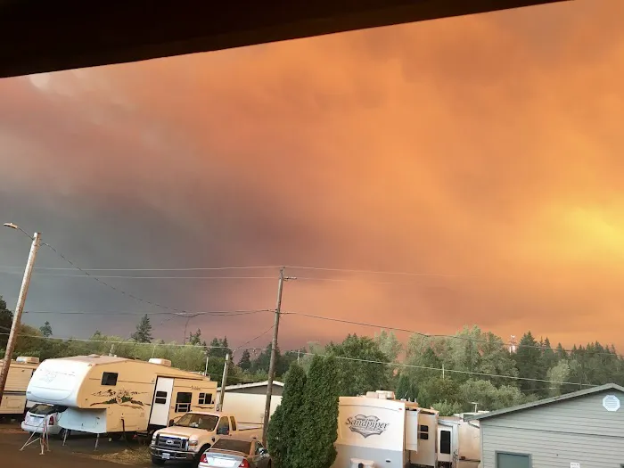 Chehalem Mobile Park Picture 3