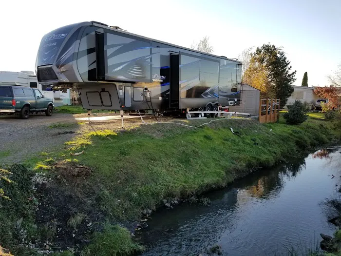 Mobile Home Corral & RV Park Picture 3