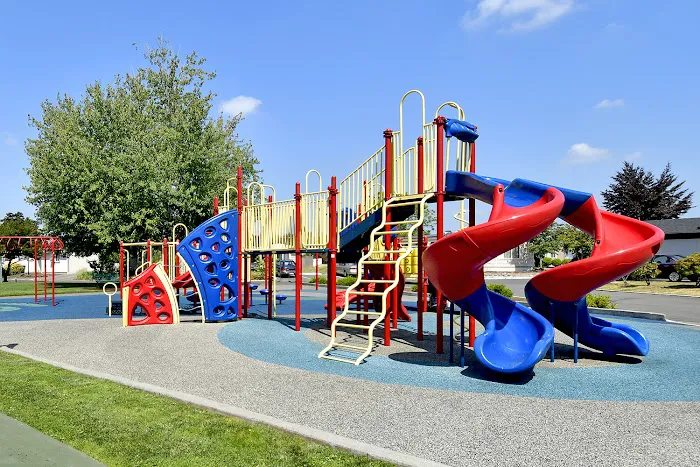 Heritage Village Mobile Home Community Picture 8