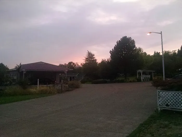 Dundee Hills Estate Picture 1