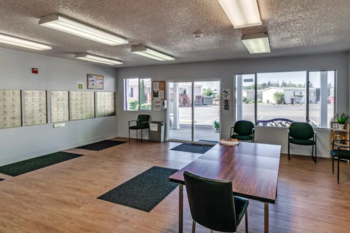 Arrowhead Mobile Home Park Picture 5